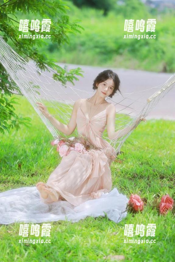当你在17吃瓜网官网用苹果版吃瓜时，隔壁老王也在偷偷看！