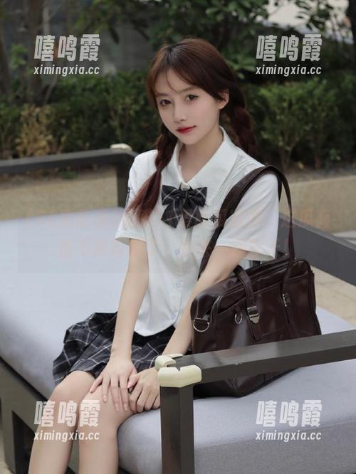 偷瞄51爱吃瓜官网，这瓜简直不能再酸了，快来一起聊天！