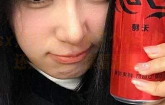 718sx发布了个小秘密：黄瓜还是西瓜？你猜猜看！