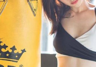 91中心又来分享今日精彩瓜，各种戏码轮番上演，真是看得过瘾！