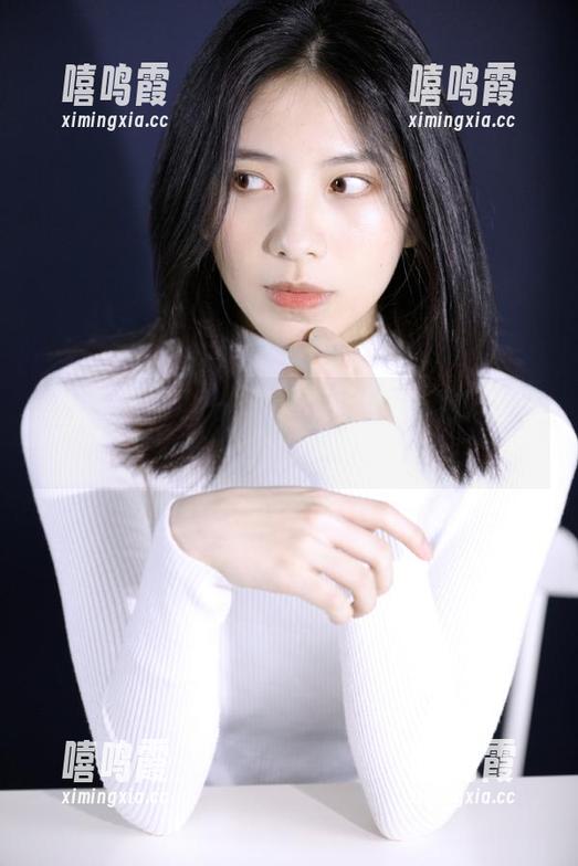 九一吃瓜 九一吃瓜App:边吃边探险,真是个奇妙的瓜界游乐场!