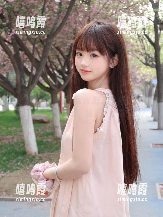 听说www.吃瓜爆料.com的入口被大瓜挡住了，谁来帮我搬个瓜？