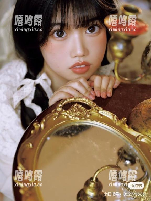 吃瓜网站在线：跟着我挖明星黑料，我的瓜田总是“爆”的那种