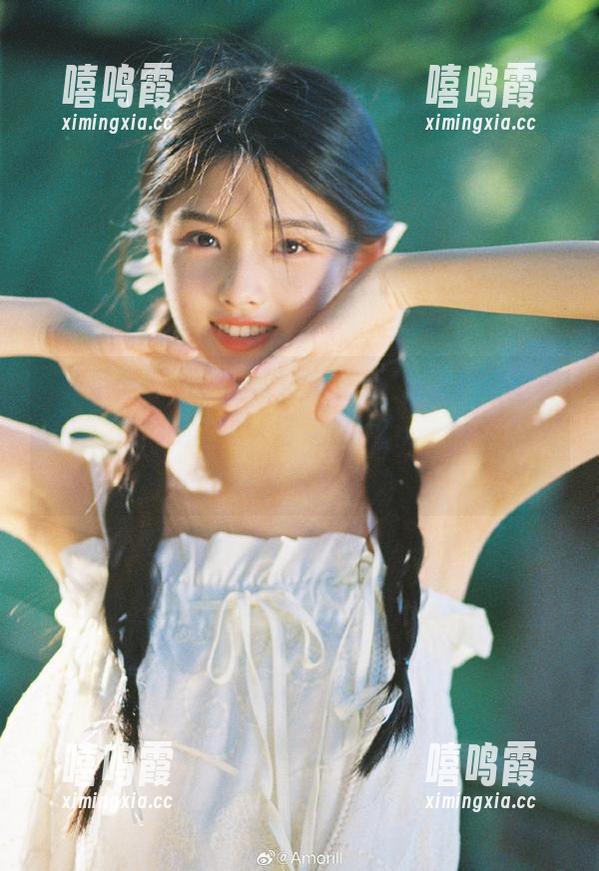 明星黑料苹果版：这些明星真巧妙，竟把黑料玩得这么有趣，真难不成黑又白了？