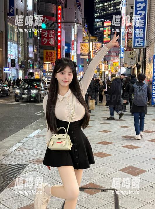“黑料不打样”app总有新花样，今天的八卦是你想的那样吗？