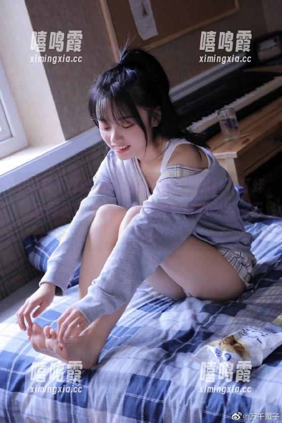 黑料不打烊 网址点进来,“黑料不打烊”官网最新动态,我的薯片被我吃得一干二净!