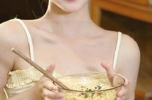 黑料不打烊app：点击即享，一场瓜民的狂欢盛筵！