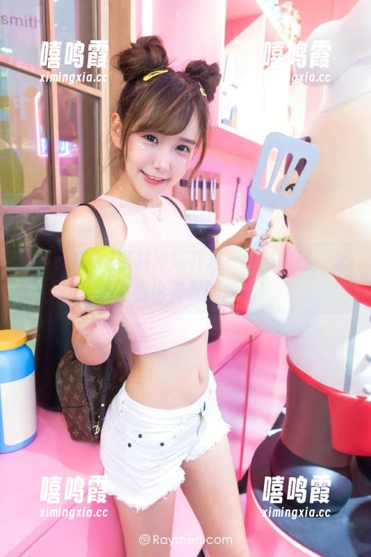 黑料冲哥 黑料冲哥开启一字马之旅,永不迷路也有我的操场!